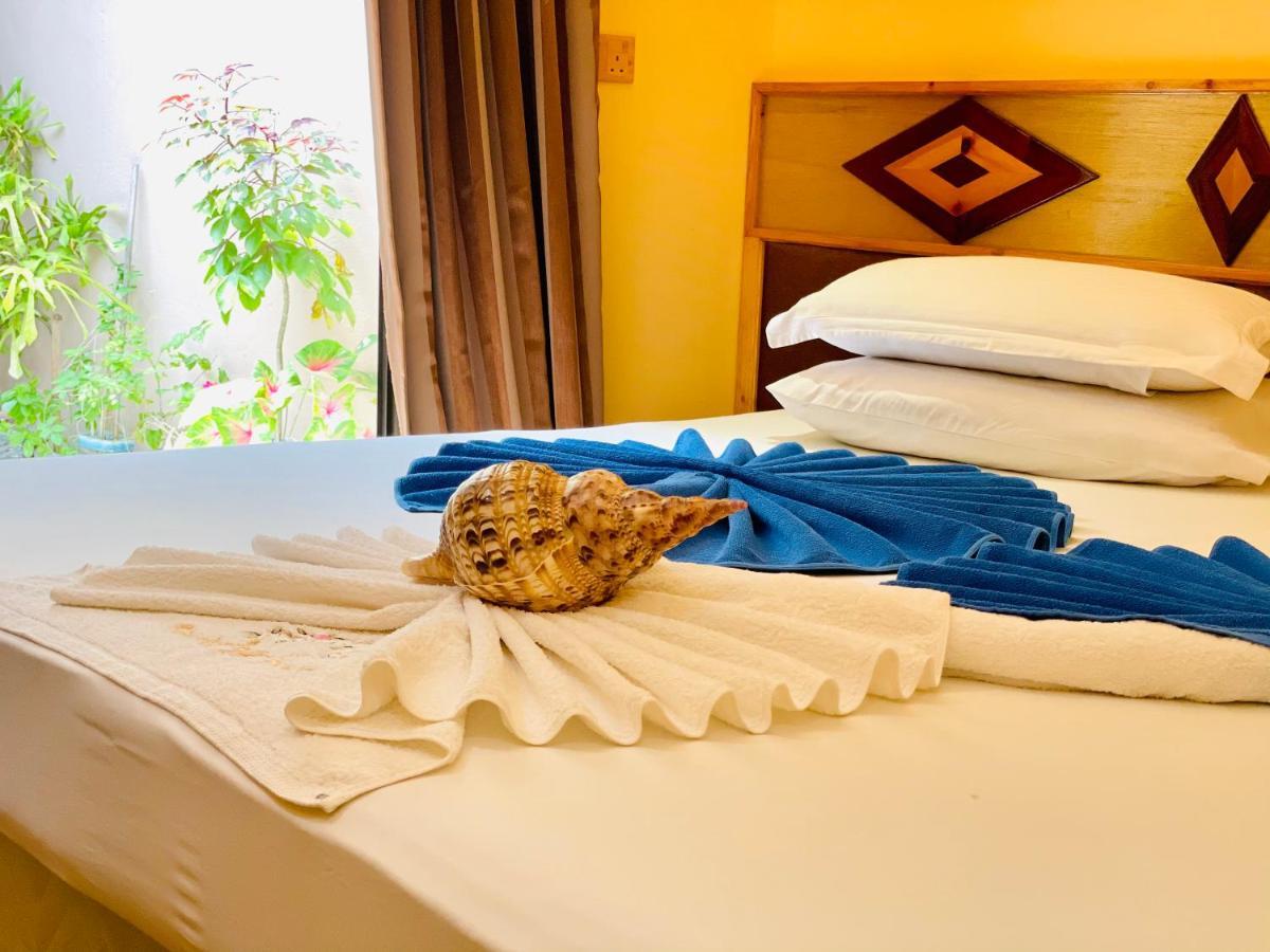 Siesta Beach Hotel Maafushi Exterior photo