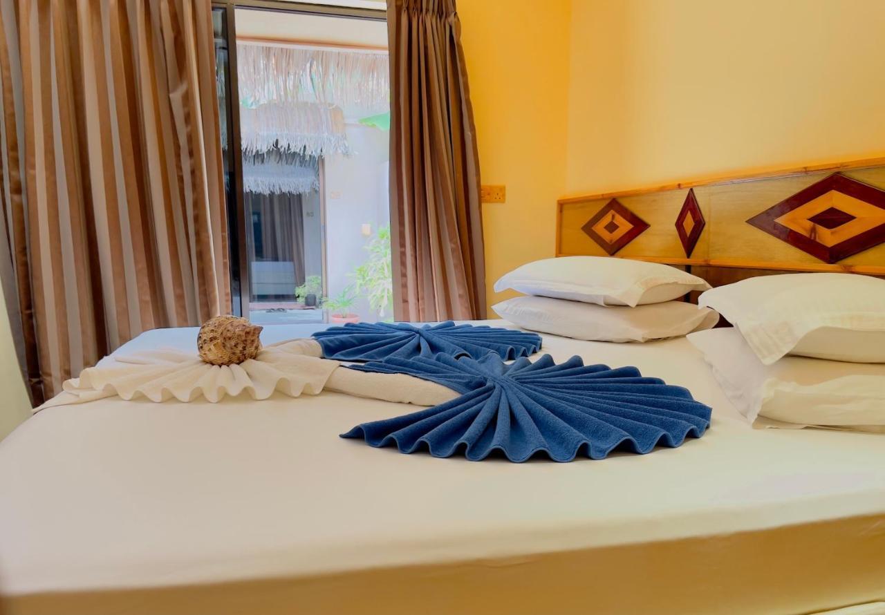 Siesta Beach Hotel Maafushi Exterior photo
